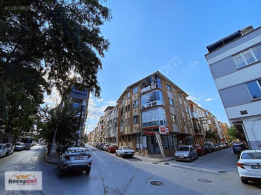 KIRMIZITOPRAK MAHALLESİNDE 3+1 KÖŞE BAŞI,ARA KAT SATILIK DAİRE.