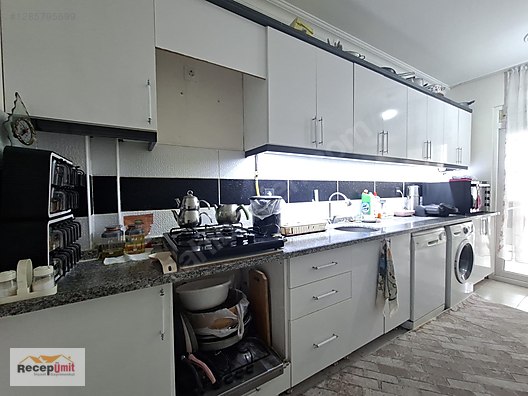 RECEP ÜMİT KUMLUBELDE SATILIK ÖZEL GARAJLI ASANSÖRLÜ 3+1 DAİRE