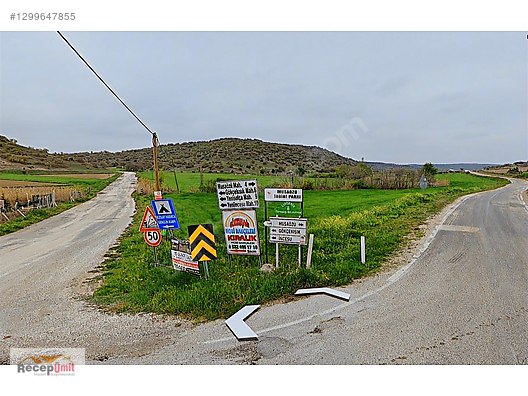 RECEP ÜMİT'TEN KIZILİNLERDE SATILIK YOLA CEPHELİ 957 M2 TARLA.